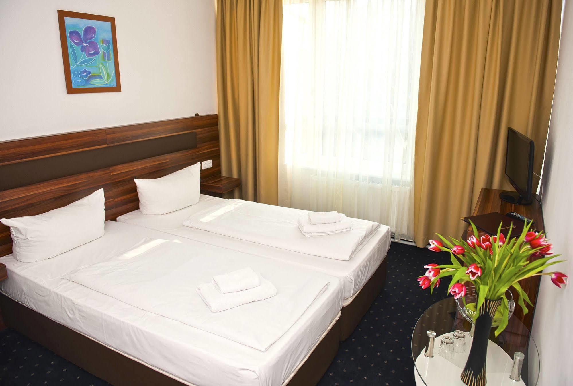 Aparthotel Christie 3*
