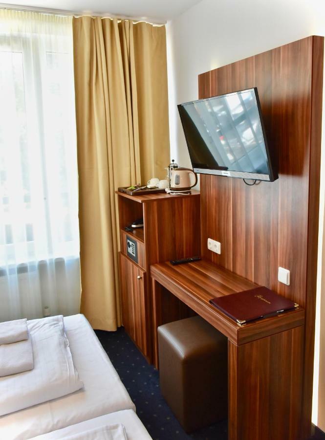 Christie Aparthotel 3*