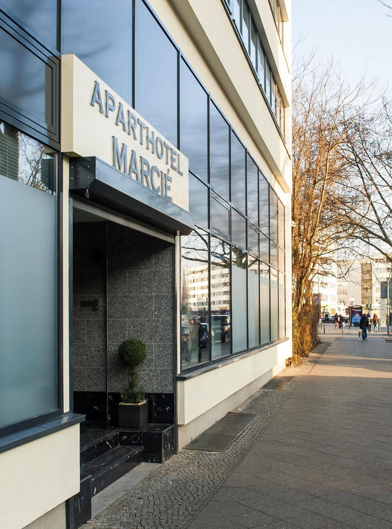 Christie Aparthotel 3*